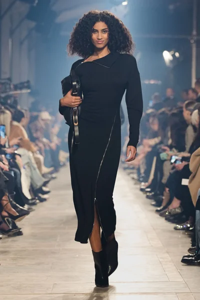 Look 30